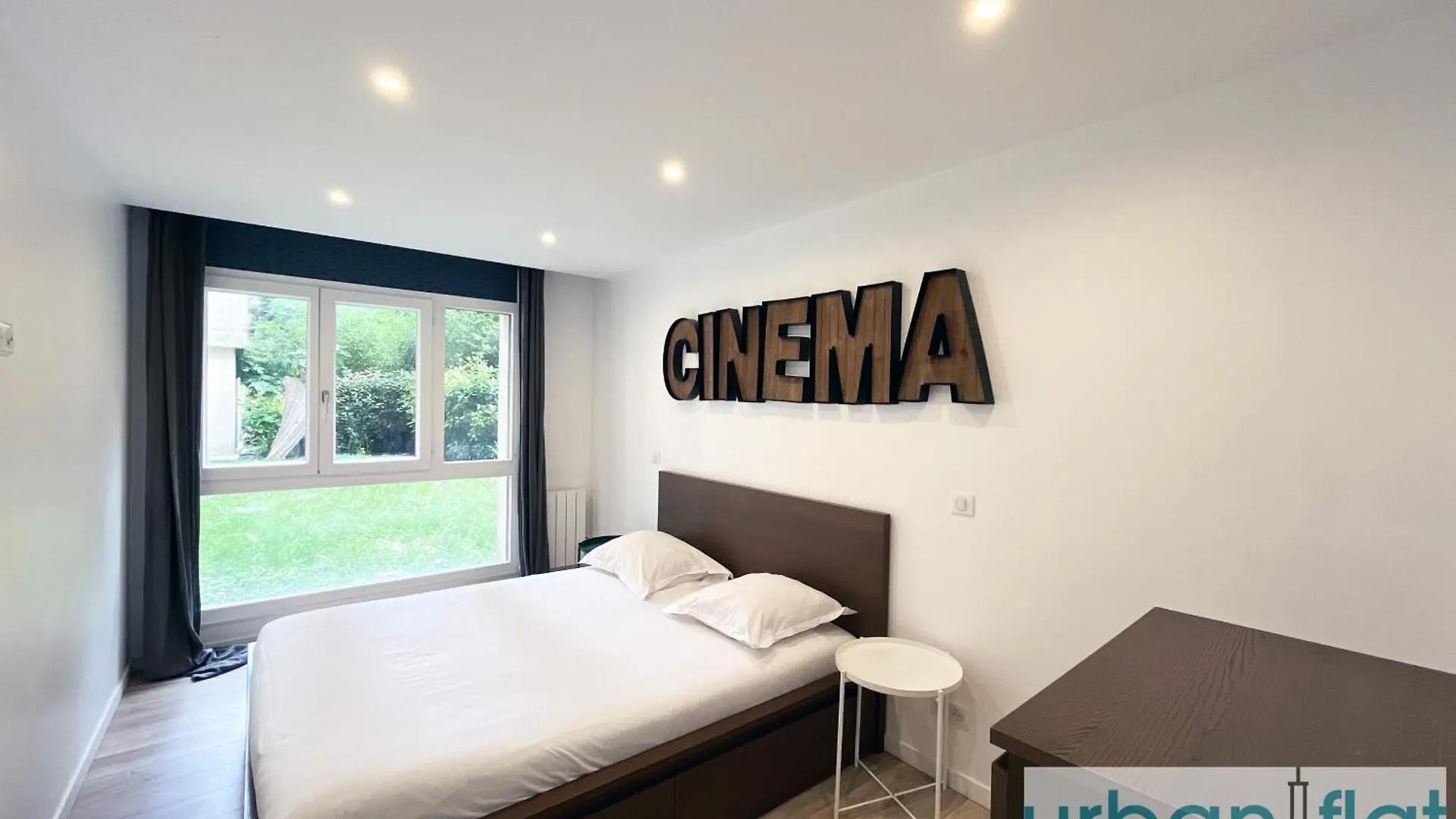 Urban Flat 182 - Spacious 4 Bedroom Flat In Paris Apartment